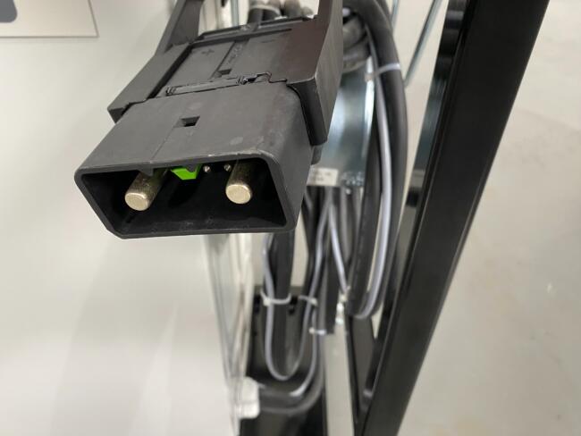 2025 Giant High-Frequency-Charger (Snellader) IP54 48V/300A + transportkast ADV1049 | Overige | Diversen