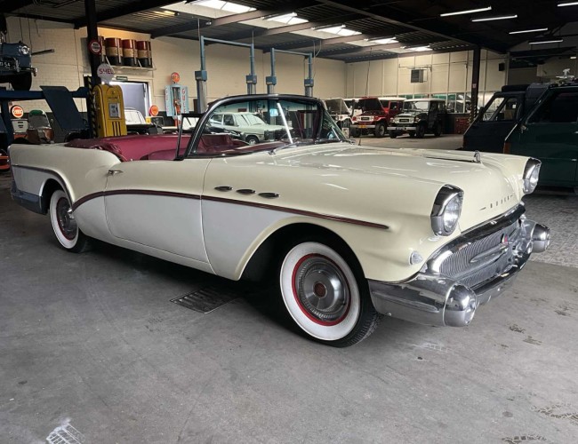 1957 Buick Series 50 Super Special Convertible LT560 | Transport | Auto's