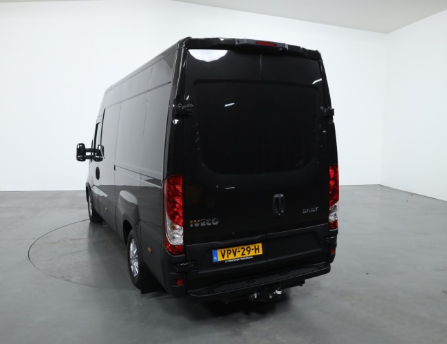 2022 Iveco Daily 35S21 3.0 204pk L3H2 - 3500kg trek - AUT VT560 | Transport | Bedrijfswagens