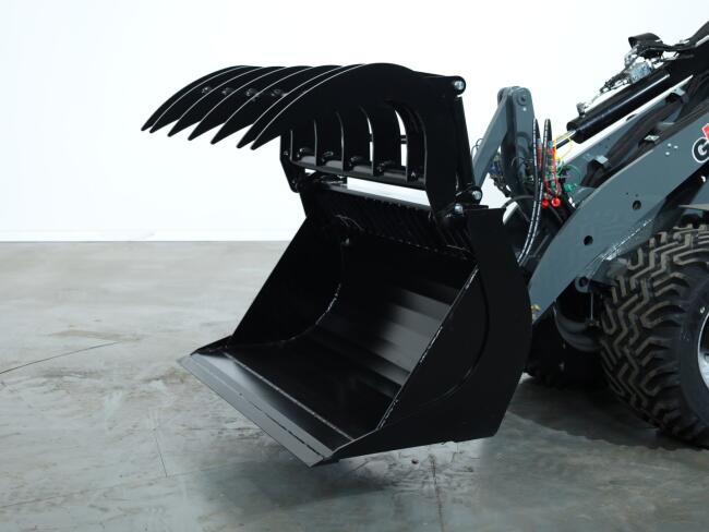 2025 Giant Puinbak met bovenklem 150cm (gesneden tanden) ADV1160 | Aanbouwdelen | Pelikaanbak