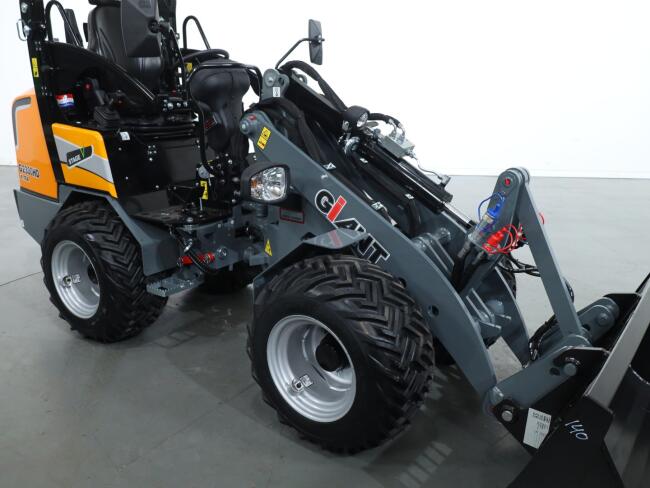 2026 Giant G2300 X-tra HD VV1500 | Wiellader | Mini Shovel