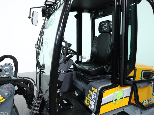 2025 Giant G2700E X-tra (Cabine) VV1515 | Wiellader | Mini Shovel