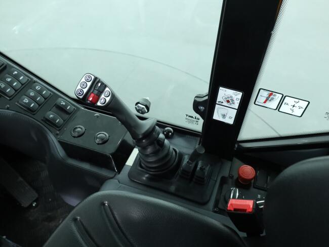 2025 Giant G2700E X-tra (Cabine) VV1515 | Wiellader | Mini Shovel