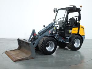 2017 Giant V452T X-tra HD VK10880