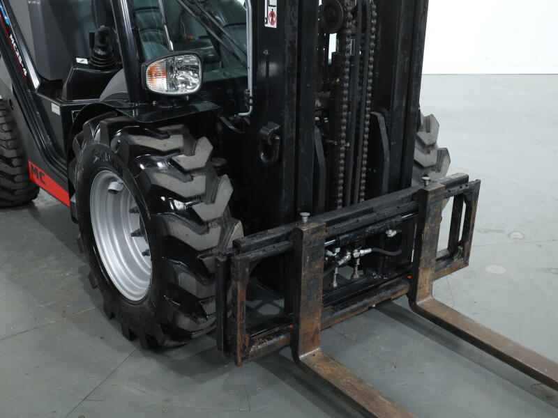 2023 Manitou MC25-4D Triplex FLT 37 VV1542 | Verreiker / Heftruck | Vorkheftrucks